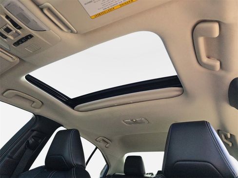 Used 2020 Toyota Corolla XLE w/ Carpet Mat Package (TMS) image 33