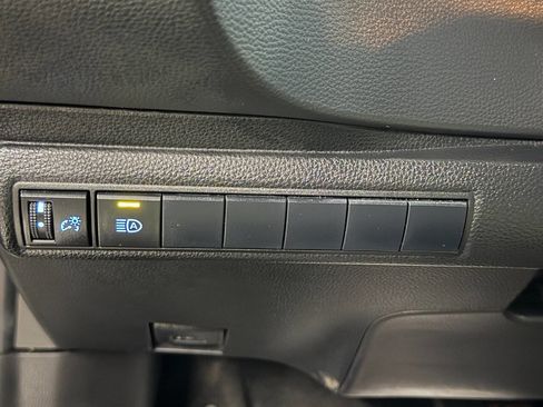 Used 2021 Toyota Corolla SE FWD image 33
