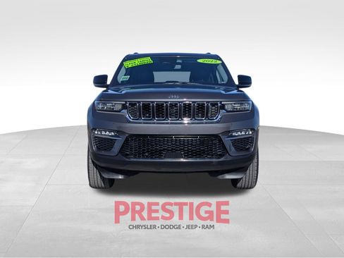 Used 2022 Jeep Grand Cherokee Limited w/ Trailer Tow Prep Group (B) image 3