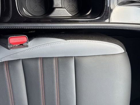 Used 2022 Nissan Kicks SR w/ Premium Package image 39