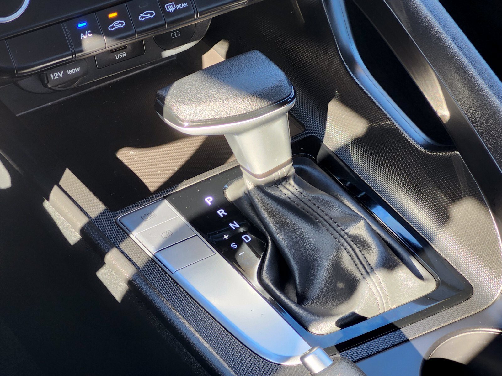 Certified 2026 Hyundai Elantra SE FWD image 23
