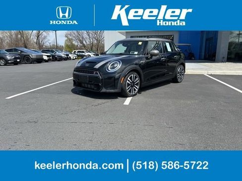 Used 2023 MINI Cooper S image 1