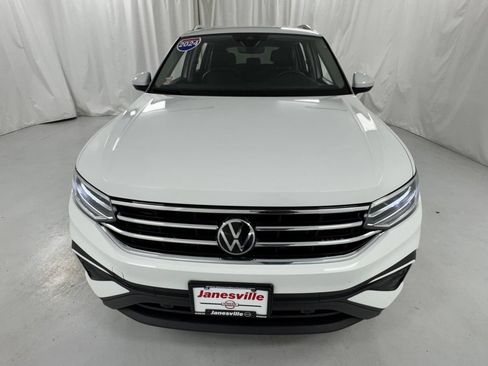 Used 2024 Volkswagen Tiguan SE AWD/4WD image 8