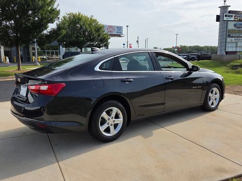 Used 2022 Chevrolet Malibu LS FWD image 12