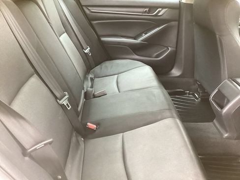 Used 2018 Honda Accord LX image 4
