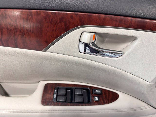 Used 2011 Toyota Avalon FWD image 10