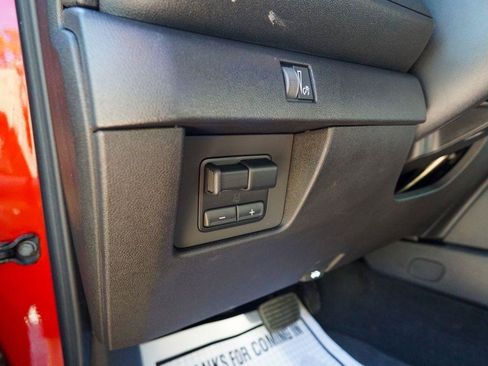 Used 2025 Chevrolet Colorado Trail Boss AWD/4WD image 16