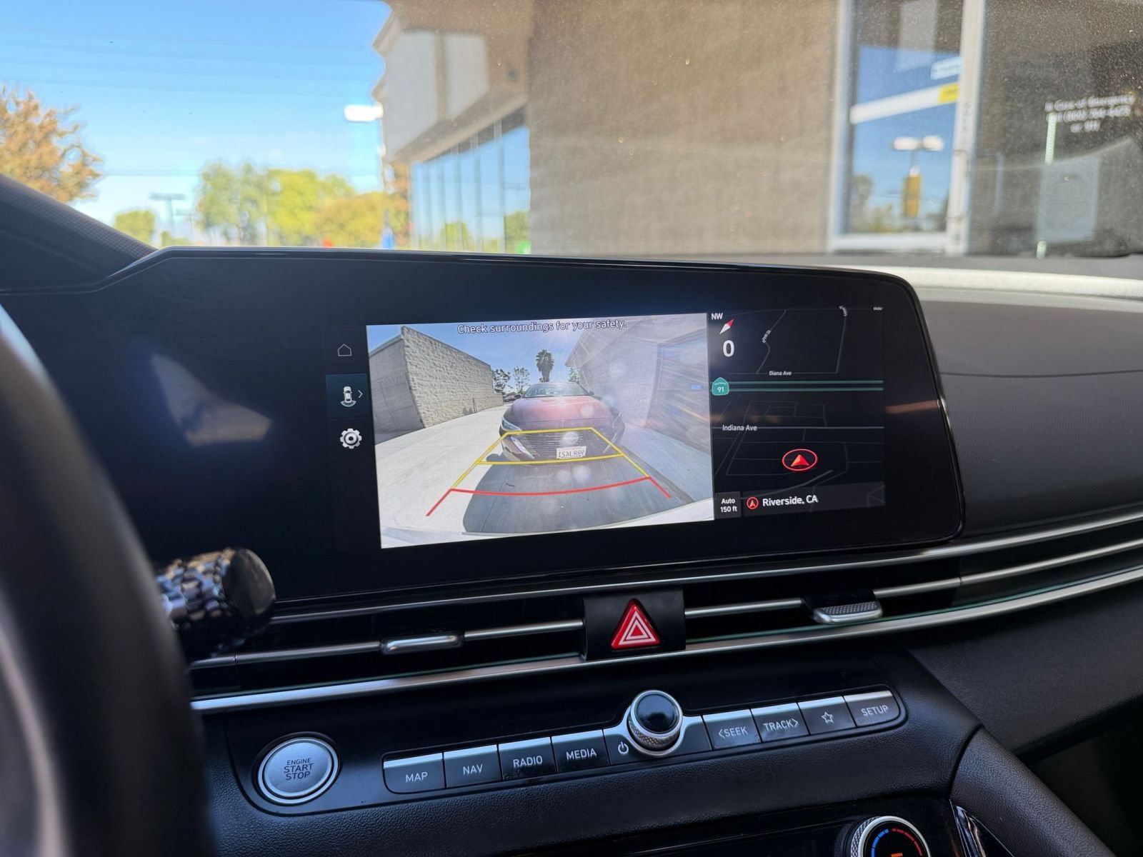 Used 2025 Hyundai Elantra Limited FWD image 24