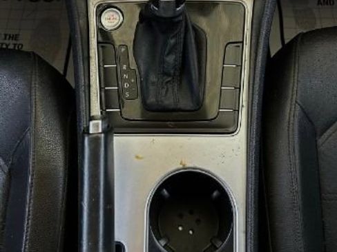 Used 2019 Volkswagen Passat Wolfsburg Edition image 16