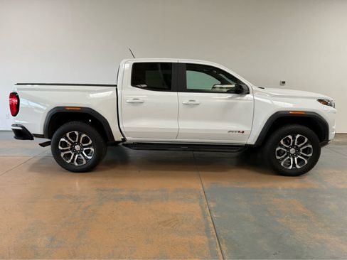 Used 2024 GMC Canyon AT4 w/ Technology Package AWD/4WD image 6