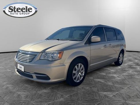 Used 2015 Chrysler Town & Country LX image 1