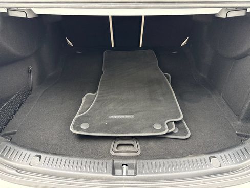 Used 2017 Mercedes-Benz E 300 4MATIC image 47