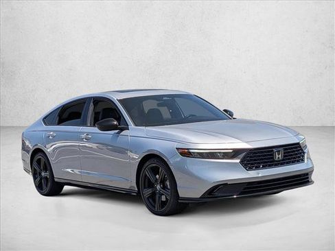 Used 2023 Honda Accord Sport image 4