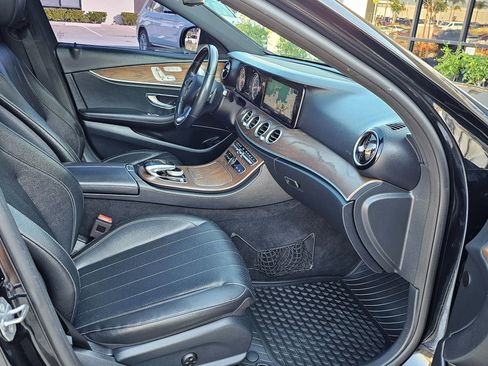 Used 2018 Mercedes-Benz E 300 4MATIC image 30