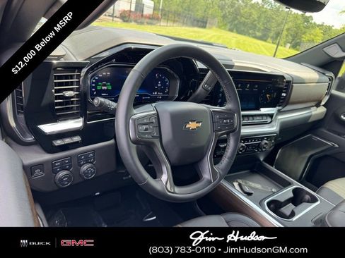 Certified 2024 Chevrolet Silverado 3500 High Country w/ High Country Premium Package image 4