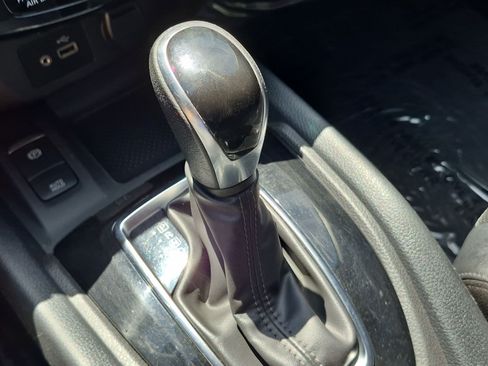 Used 2022 Nissan Rogue Sport SL FWD image 28
