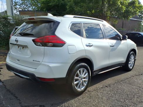 Used 2017 Nissan Rogue SV w/ SV Premium Package AWD/4WD image 3