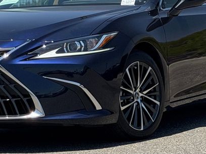 Used 2025 Lexus ES 300h w/ Premium Package