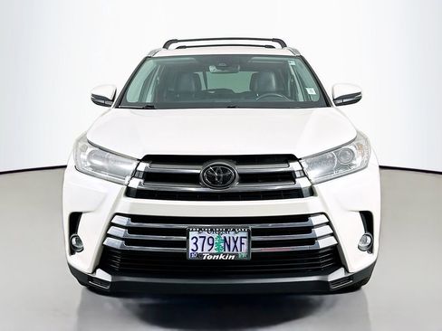 Used 2019 Toyota Highlander Limited AWD/4WD image 3