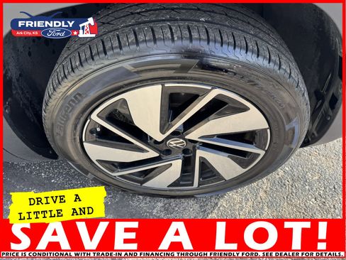 Used 2024 Volkswagen Atlas SE image 38