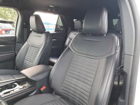 Certified 2025 Ford Explorer ST-Line w/ Premium Package image 19