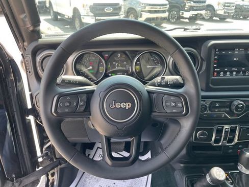 Used 2023 Jeep Wrangler Unlimited AWD/4WD image 19