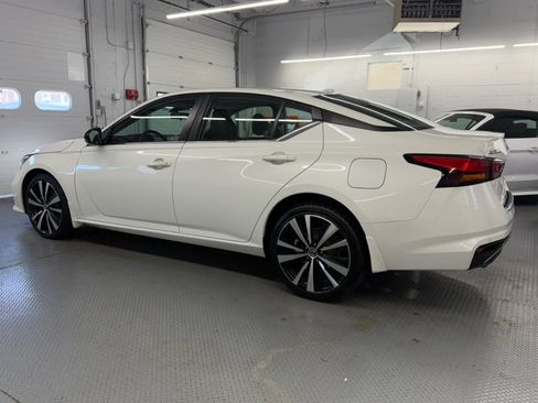 Used 2021 Nissan Altima 2.5 SR w/ SR Premium Package AWD/4WD image 11