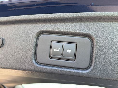 Used 2024 Nissan Pathfinder SL w/ SL Premium Package FWD image 36
