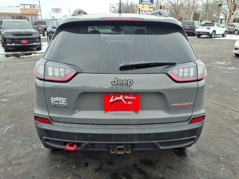 Used 2019 Jeep Cherokee Trailhawk w/ Cold Weather Group image 5
