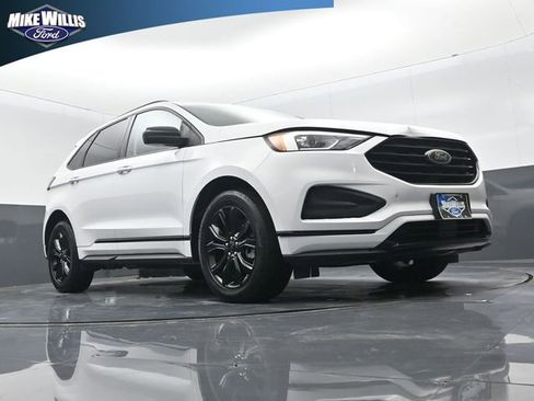 Used 2022 Ford Edge SE w/ Black Appearance Package image 17