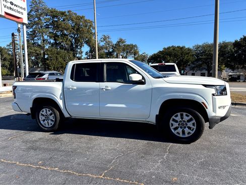 Used 2022 Nissan Frontier SV image 25