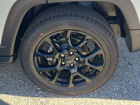 New 2026 Jeep Compass Latitude AWD/4WD image 10