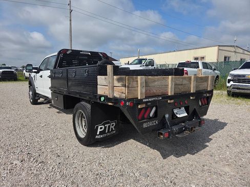 Used 2022 Ford F550 4x4 Crew Cab Super Duty w/ Power Equipment Group image 5