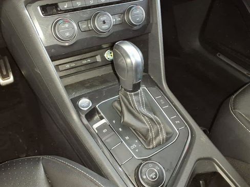 Used 2021 Volkswagen Tiguan SE R-Line image 14