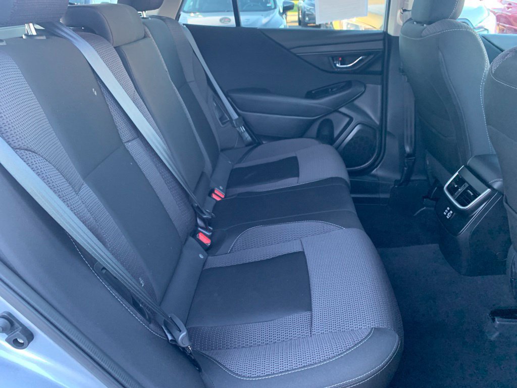 Used 2025 Subaru Outback Premium AWD/4WD image 23