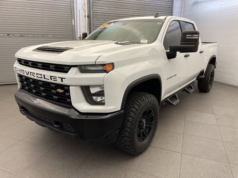 Used 2021 Chevrolet Silverado 2500 Custom w/ Custom Value Package image 5