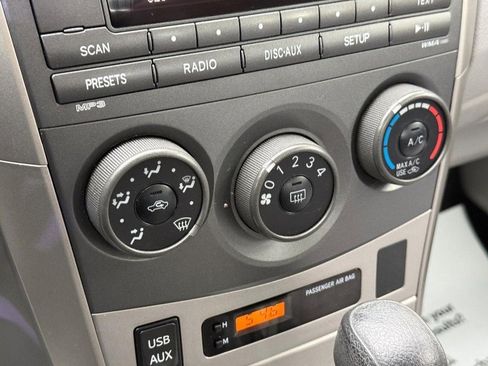 Used 2011 Toyota Corolla LE image 27