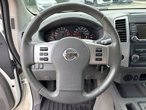Used 2017 Nissan Frontier SV RWD image 17