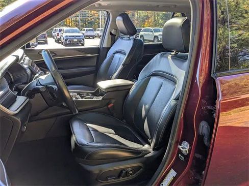 Certified 2021 Jeep Grand Cherokee L Limited w/ MOPAR Finishing Package image 23