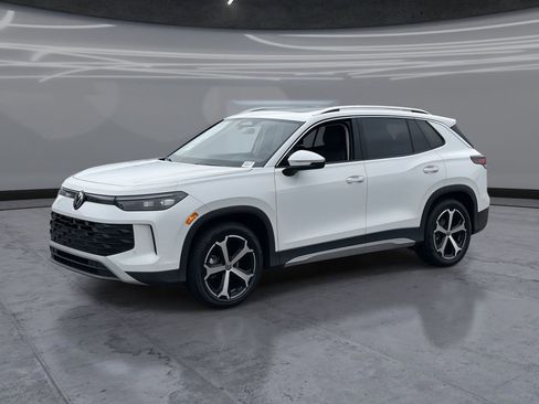 New 2026 Volkswagen Tiguan SE FWD image 1