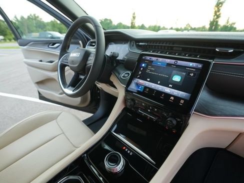 Used 2023 Jeep Grand Cherokee L Limited w/ Luxury Tech Group II RWD image 37