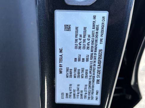 Used 2025 Tesla Model 3 Long Range image 31