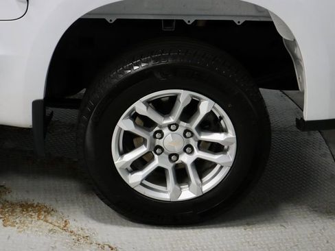 Used 2023 Chevrolet Silverado 1500 LT AWD/4WD image 19
