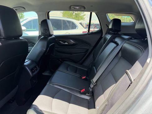 Used 2024 GMC Terrain SLT AWD/4WD image 28