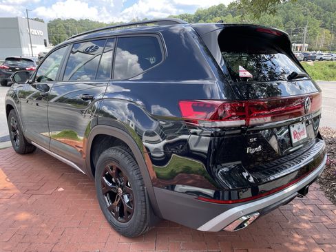 New 2026 Volkswagen Atlas Peak Edition AWD/4WD image 6