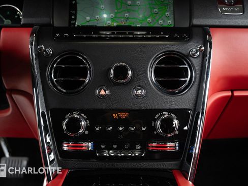 Used 2022 Rolls-Royce Cullinan image 27