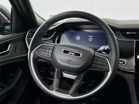 New 2025 Jeep Grand Cherokee Limited image 11
