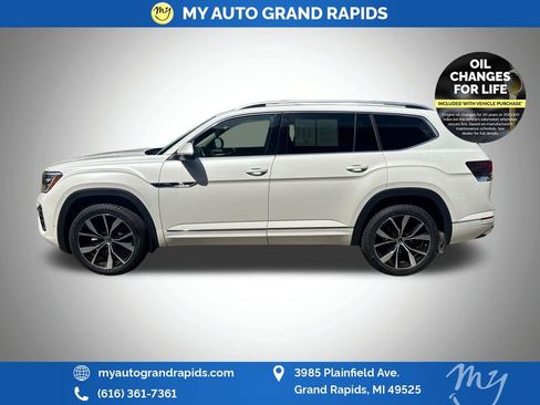 Used 2024 Volkswagen Atlas SEL Premium R-Line AWD/4WD image 4