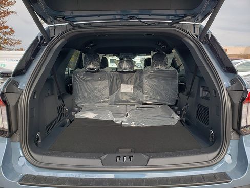 New 2026 Ford Explorer ST-Line w/ ST-Line Street Pack image 9