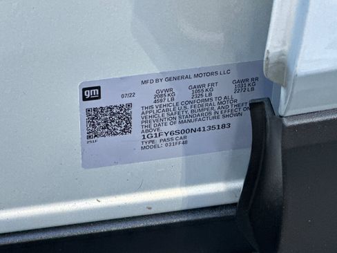 Used 2022 Chevrolet Bolt EUV LT w/ Comfort Package image 53